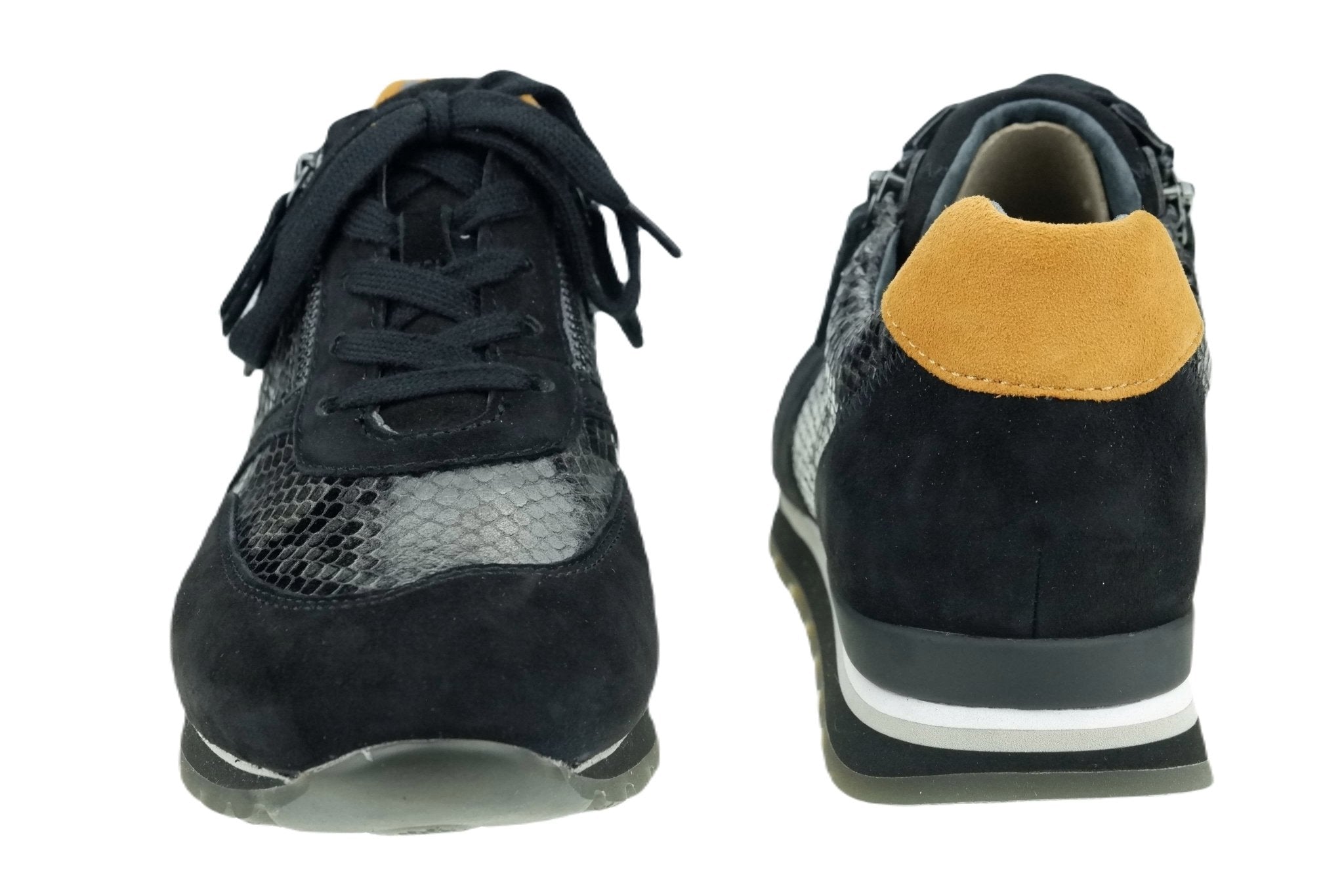 Damessneaker met veters '56.369.33' - Zwart mix - Chaplinshoes'56.369.33' damessneaker met veters en rits - Zwart mixGabor