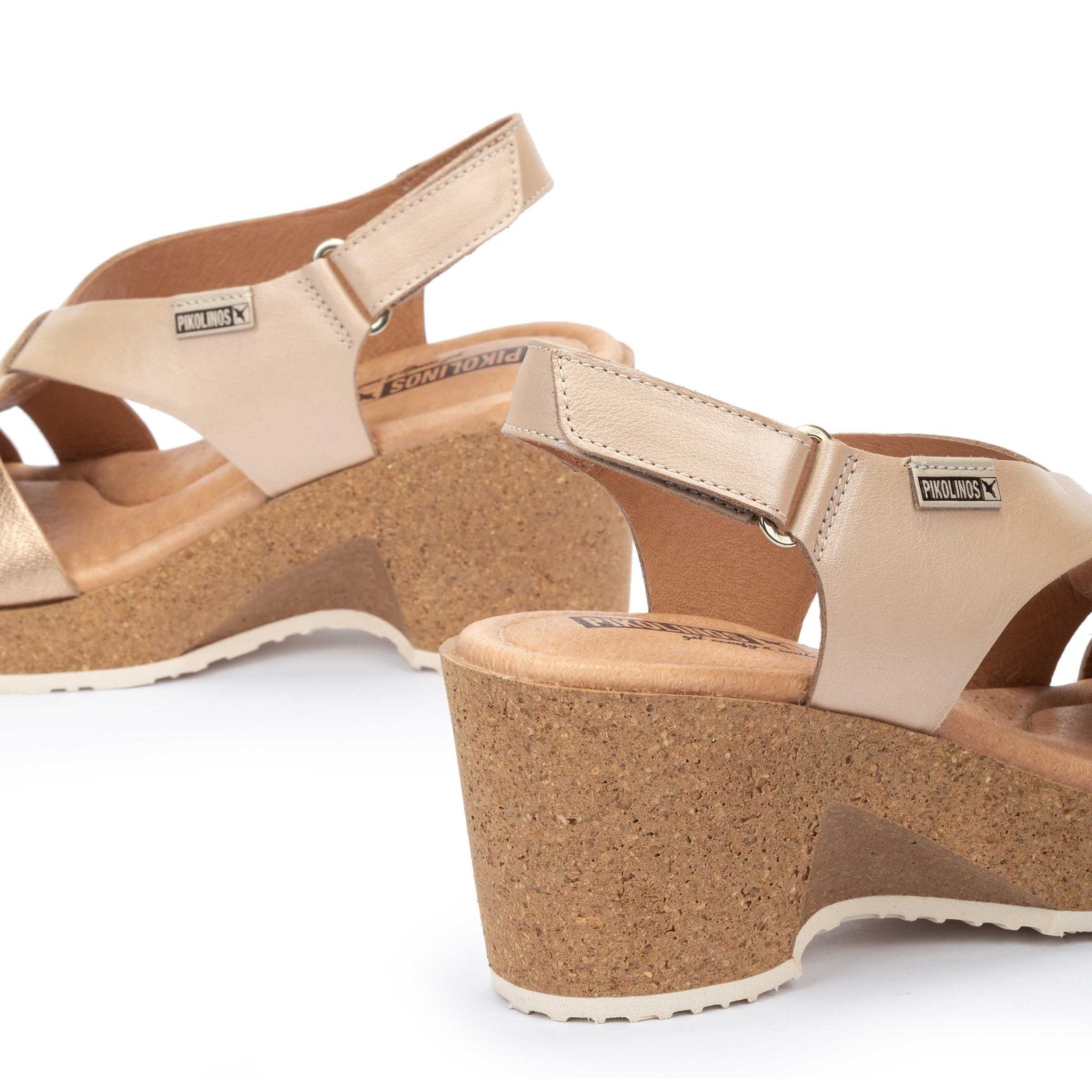 Damessandaal 'Arenales' - beige mix - Chaplinshoes'Arenales' damessandaal - beige mixPikolinos