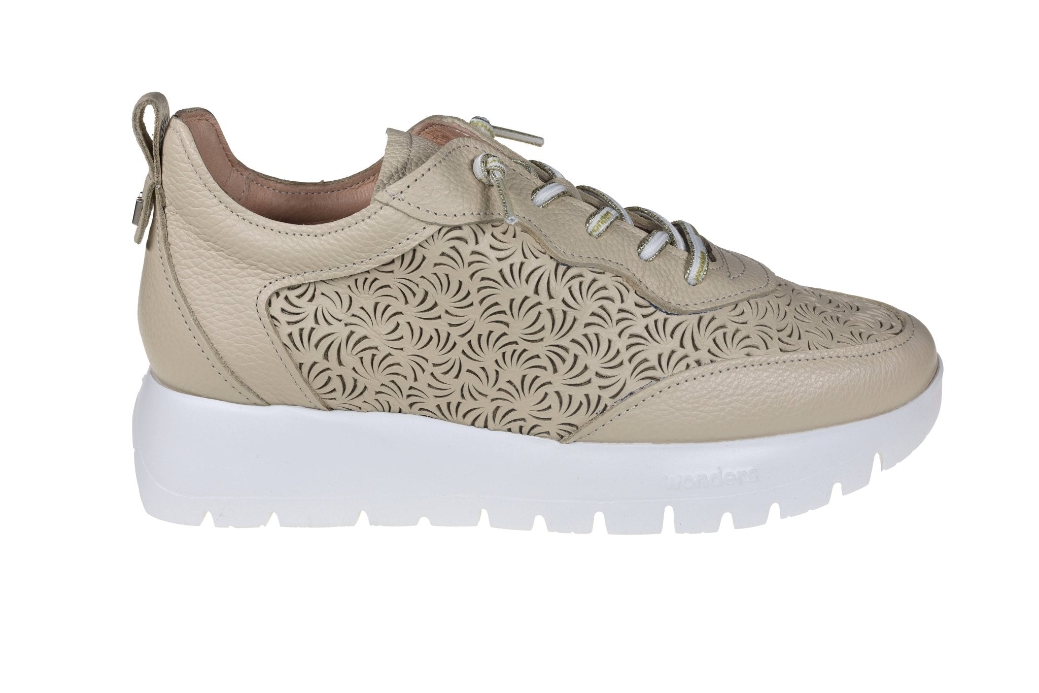 Sneaker estiva traforata da donna 'Cairo' - Beige - ChaplinshoesSneaker estiva traforata da donna 'Cairo' - BeigeWonders
