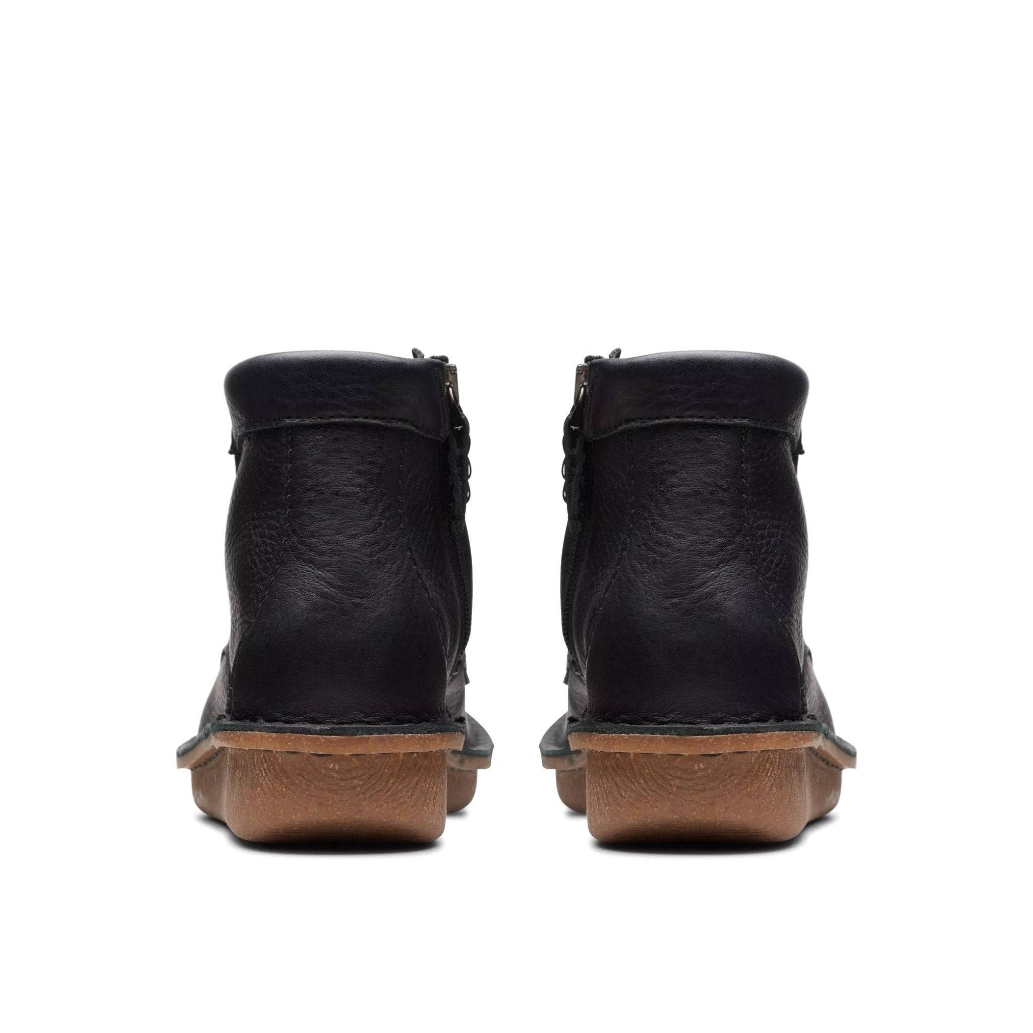 Stivaletto da donna in pizzo - zip 'Funny Cedar' - nero - ChaplinshoesStivaletto con zip e pizzo da donna "Funny Cedar" - neroClarks