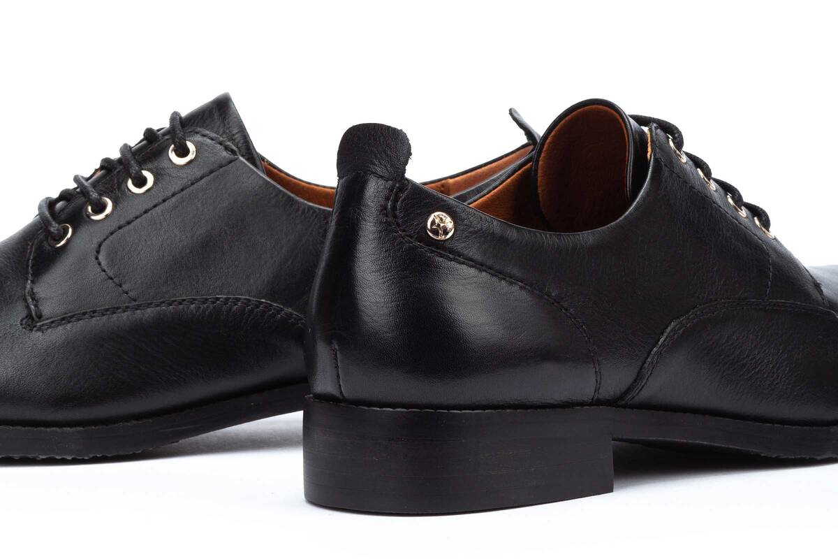 'Royal' women's derby lace - up shoe - black - Chaplinshoes'Royal' women's derby lace - up shoe - blackPikolinos