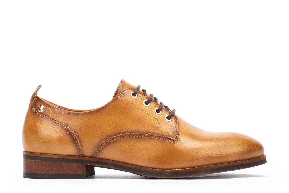 'Royal' women's lace - up derby shoe - Almond brown - Chaplinshoes'Royal' women's lace - up derby shoe - Almond brownPikolinos
