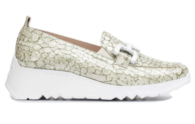 'Social' women's moccasin - Green patent - Chaplinshoes'Social' women's moccasin - Green patentWonders