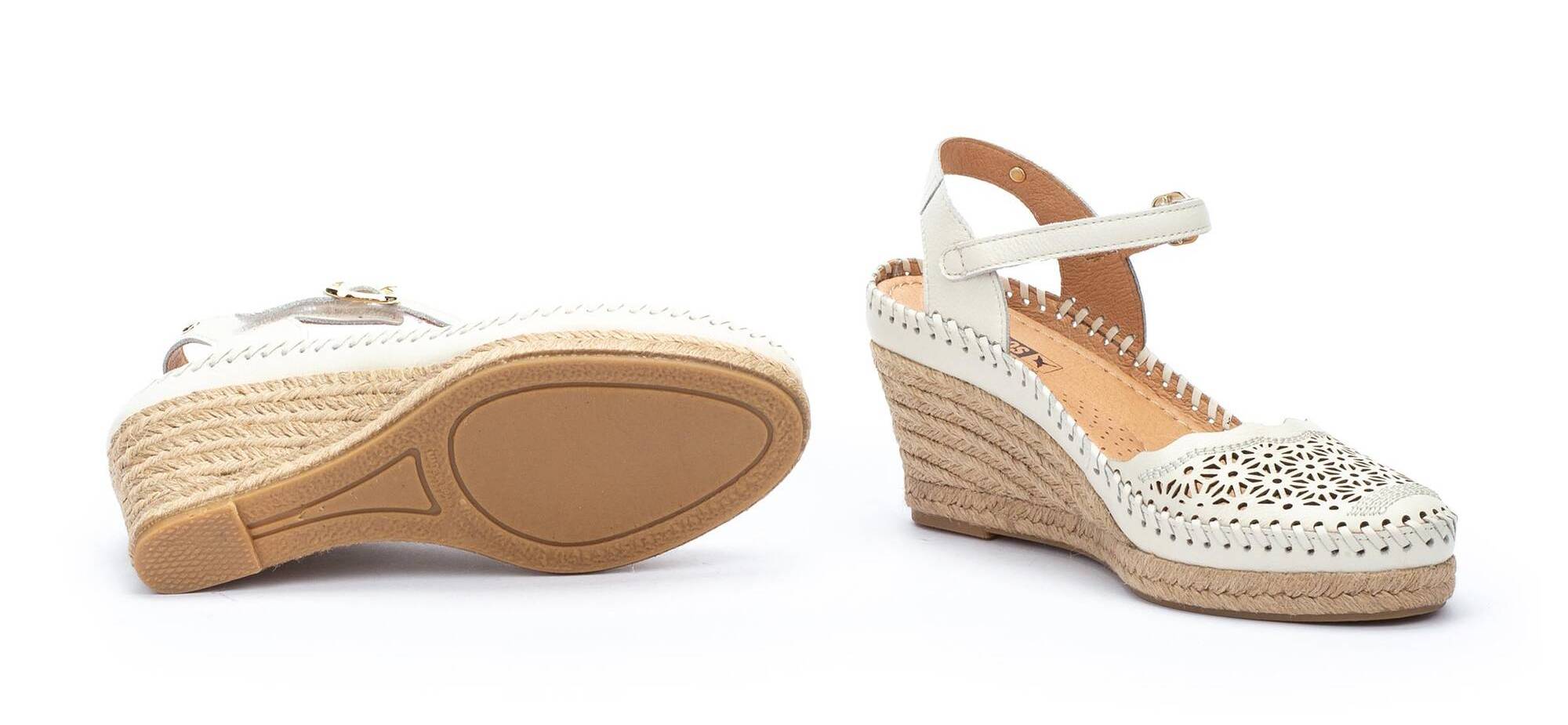 Damessandaal met sleehak 'Vila' - Gebroken wit - ChaplinshoesDamessandaal met sleehak 'Vila' - Gebroken witPikolinos