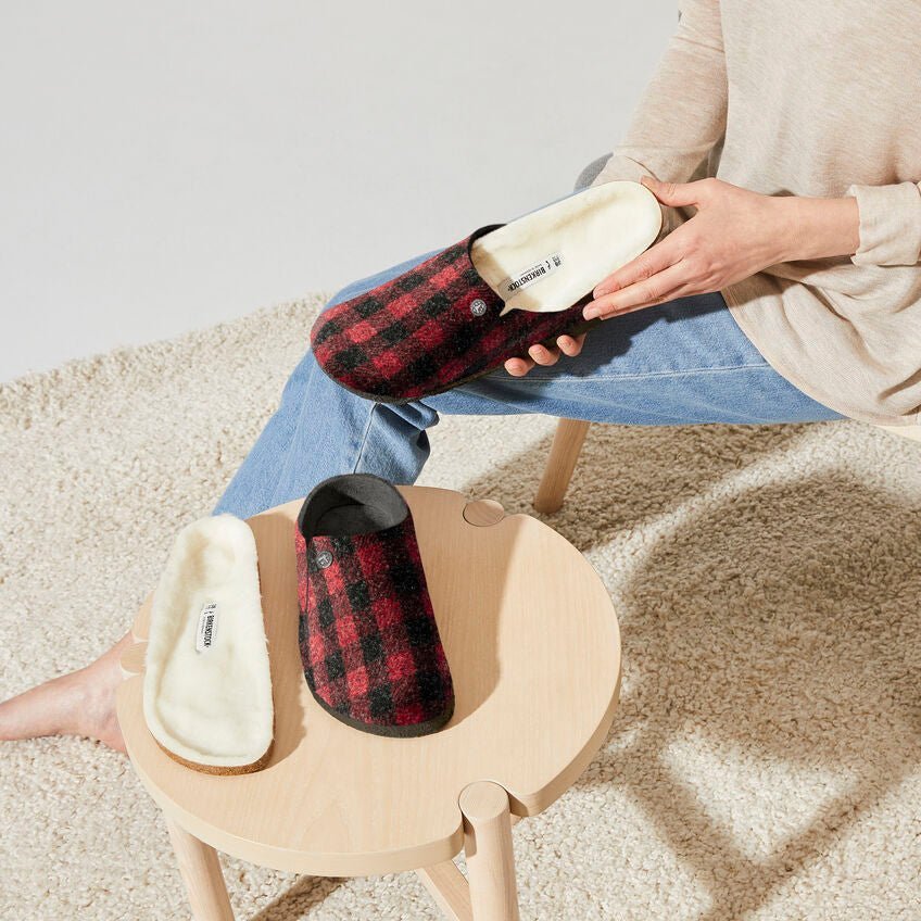 'Zermatt Rivet' men's home slippers - Red black combi - Chaplinshoes'Zermatt Rivet' men's home slippers - Red black combiBirkenstock